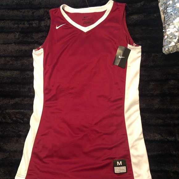 Nike tee - Picture 2 of 5